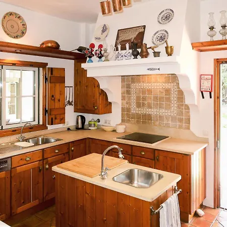 Campina Sleeps 6 With Pool And Wifi