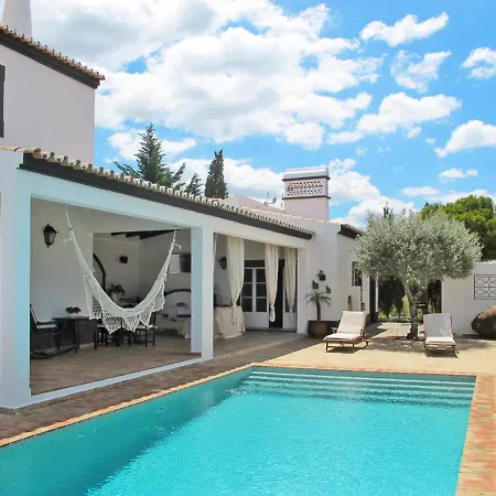 فيلة Campina Sleeps 6 With Pool And Wifi ساو برأس دي البورتيل