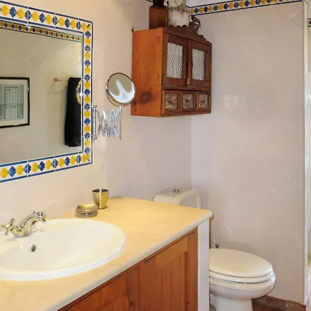 Campina Sleeps 6 With Pool And Wifi